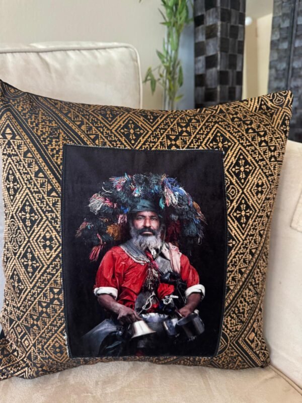 Black & Gold Cushion – Traditional Attire
